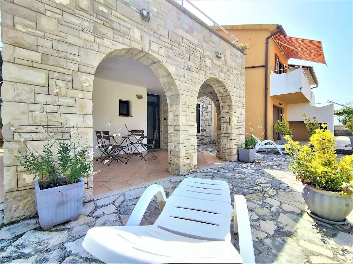 Apartments Morena Rakalj